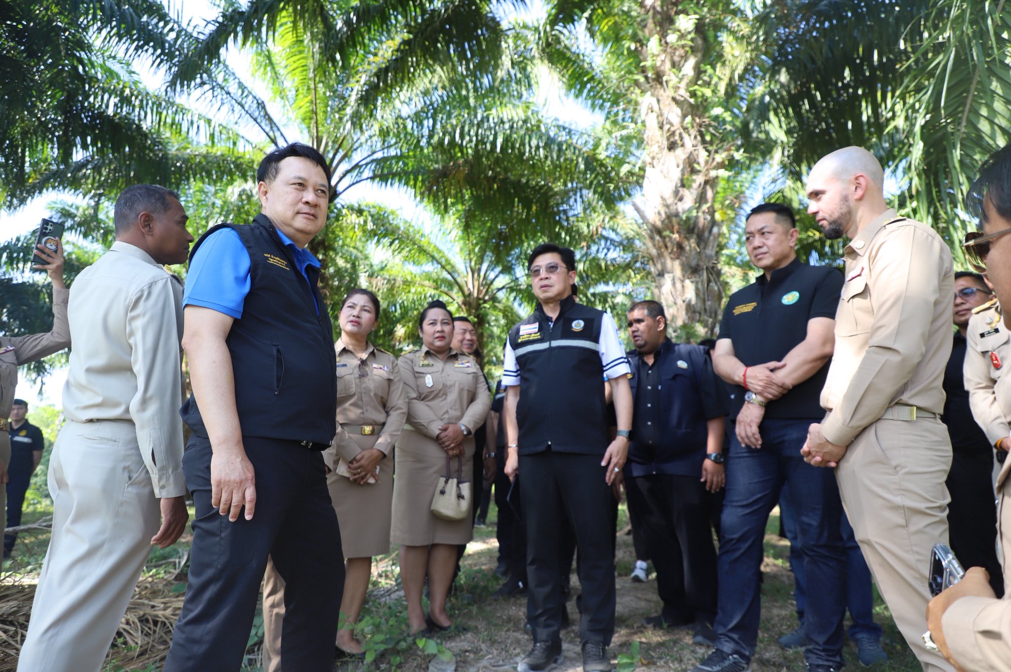 title - ข่าวดีชาวกระบี่ รมช.เกษตรฯ ลงพื้นที่ติดตามโปรเจกต์ยักษ์ ส.ป.ก. เร่งพัฒนาโครงสร้างพื้นฐานแปลงพื้นที่เป้าหมาย คทช. ในเขตปฏิรูปที่ดิน กว่า 4,300 ไร่ มุ่งสร้างอาชีพอย่างยั่งยืน